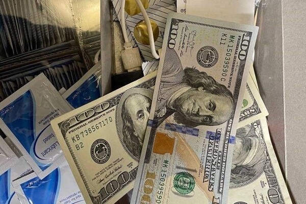 100 долларов за час: в Одессе полицейские организовали центр вызова проституток