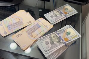 В Одессе мужчина переоделся в женщину и украл полмиллиона долларов из квартиры на Французском бульваре