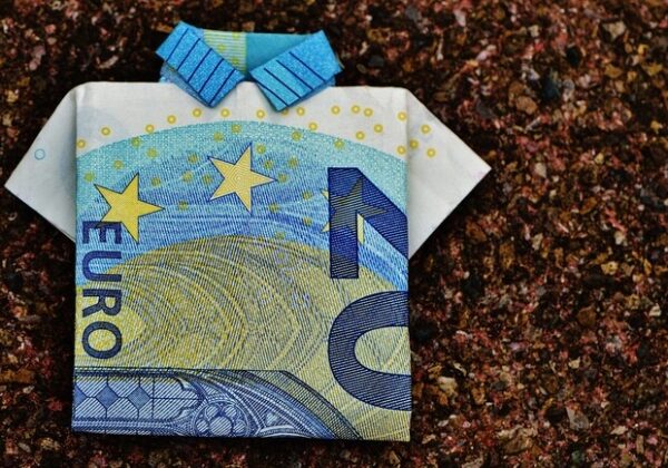 Курс валют в Украине 27 июля 2025 года: сколько стоит доллар и евро