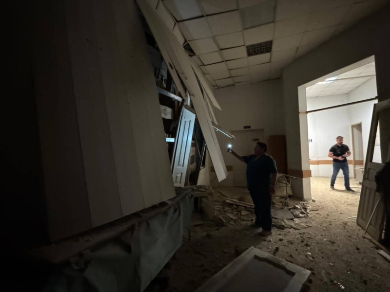 Окупанти вночі обстріляли Херсон і Харків: серед постраждалих є медсестри і пацієнти лікарень (фото)